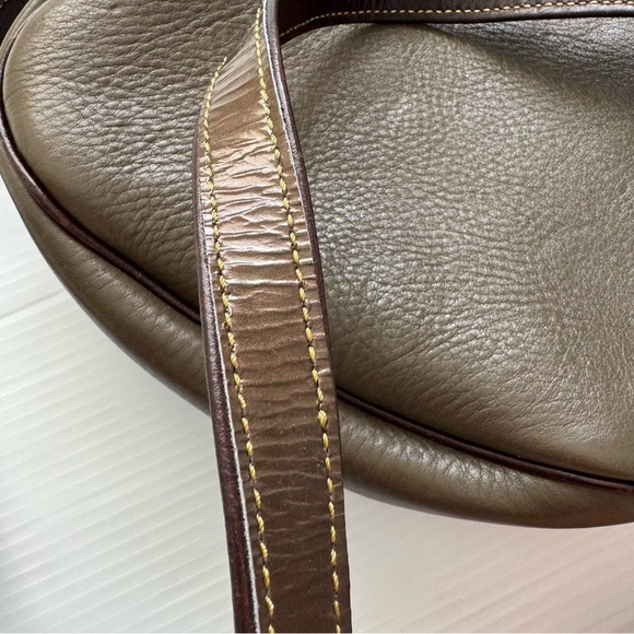 Handmade authentic leather crossbody bag with hand beaded detail - Picture 11 of 12